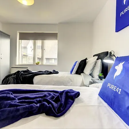 Spacious - Penthouse 2 Bed With Secure Allocated Parking * 셰필드