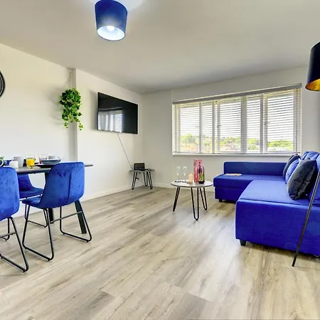 Spacious - Penthouse 2 Bed With Secure Allocated Parking 아파트 셰필드